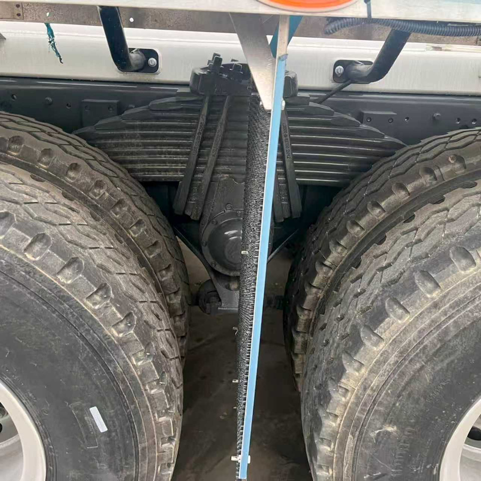 SINOTRUK TX350 HOWO Euro5 STAGE 5 TIER FIVE - Concrete mixer truck: picture 5 SINOTRUK TX350 HOWO Euro5 STAGE 5 TIER FIVE - Concrete mixer truck: picture 5