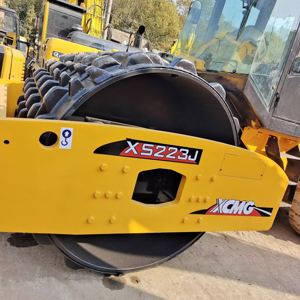 XCMG XS223J Goat Horn Vibratory Roller Compactor - Road roller: picture 4 XCMG XS223J Goat Horn Vibratory Roller Compactor - Road roller: picture 4