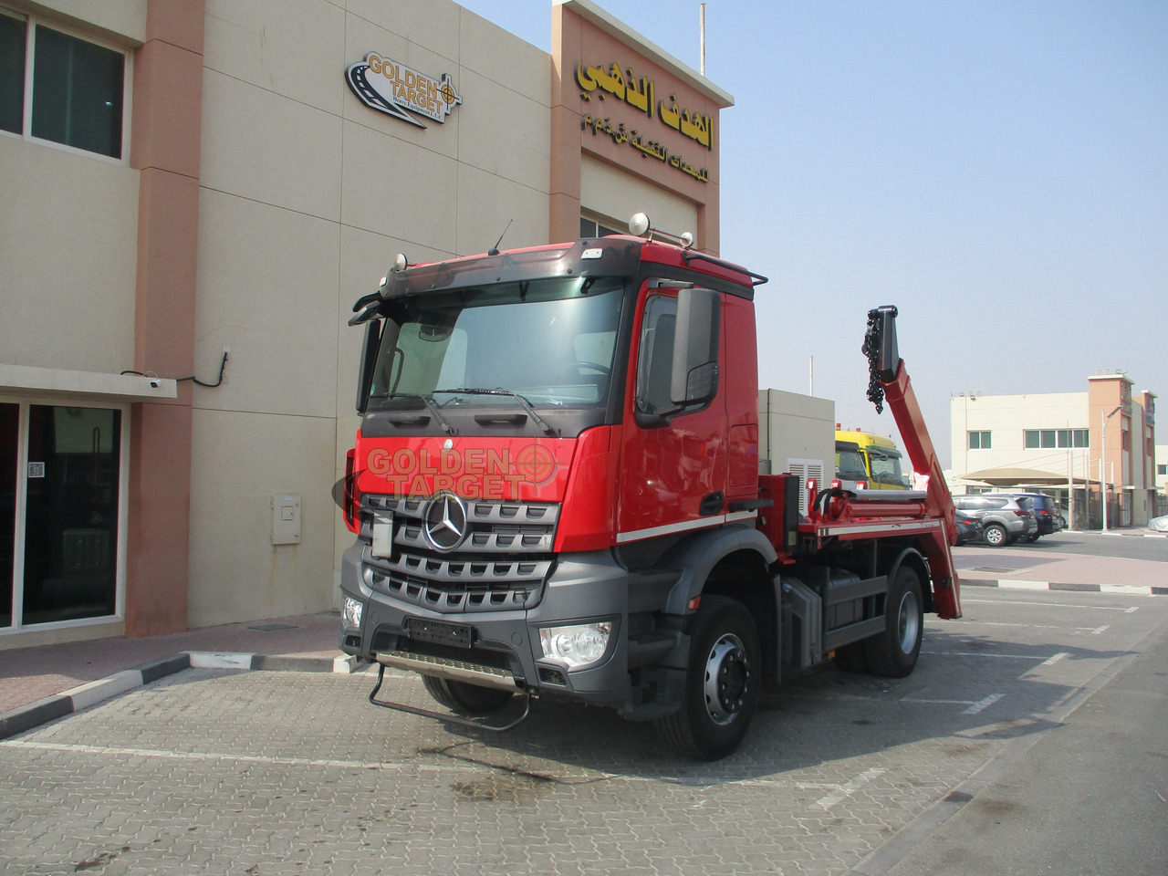 MERCEDES-BENZ Arocs 1832 4x2 Skip Loader - Skip loader truck: picture 1 MERCEDES-BENZ Arocs 1832 4x2 Skip Loader - Skip loader truck: picture 1