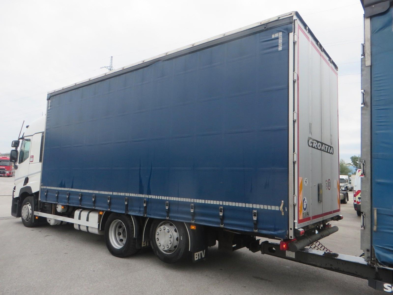 Renault T480 SC 6x2 Tandem jumbo 116m3 - Curtainsider truck: picture 5 Renault T480 SC 6x2 Tandem jumbo 116m3 - Curtainsider truck: picture 5