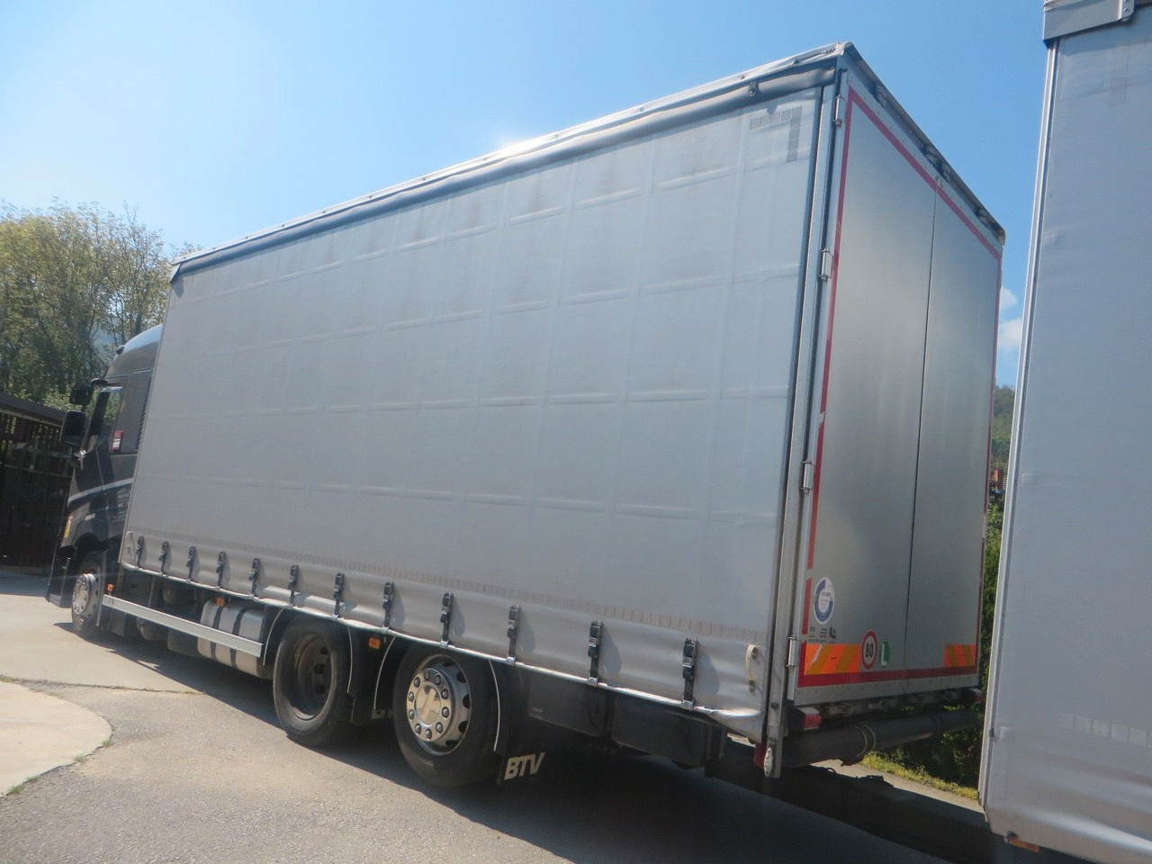 Renault T480 SC 6x2 tandem jumbo 116m3 - Curtainsider truck: picture 5 Renault T480 SC 6x2 tandem jumbo 116m3 - Curtainsider truck: picture 5