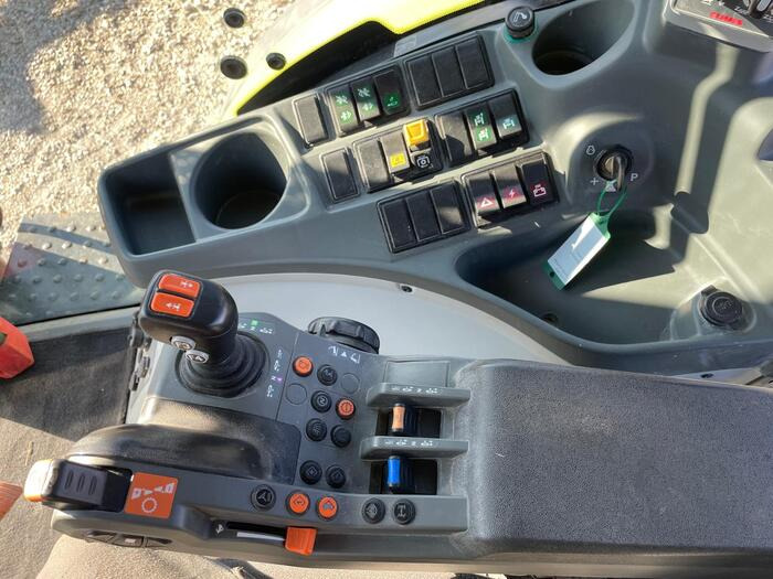 Leasing of Claas Arion 650 Claas Arion 650: picture 11