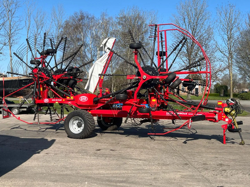 Lely Hibiscus 1515 CD profi 4 rotorhark - Tedder/ Rake: picture 1 Lely Hibiscus 1515 CD profi 4 rotorhark - Tedder/ Rake: picture 1