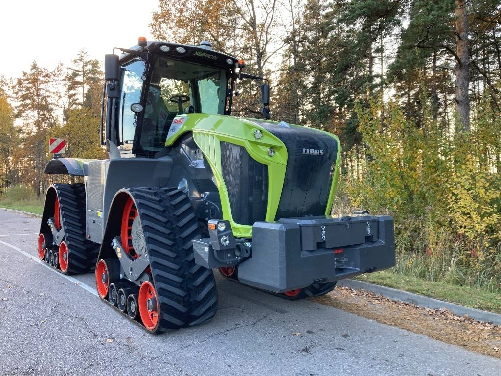 Claas Xerion 5000 Trac TS - Farm tractor: picture 4 Claas Xerion 5000 Trac TS - Farm tractor: picture 4
