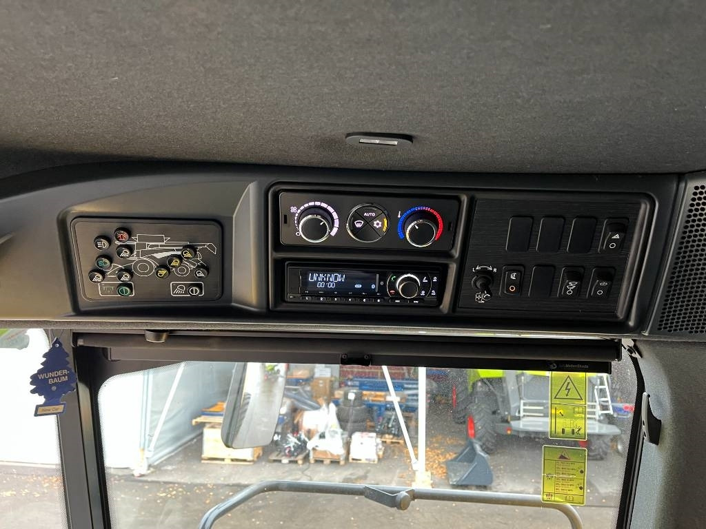 Combine harvester New Holland CR 9.90: picture 8 Combine harvester New Holland CR 9.90: picture 8