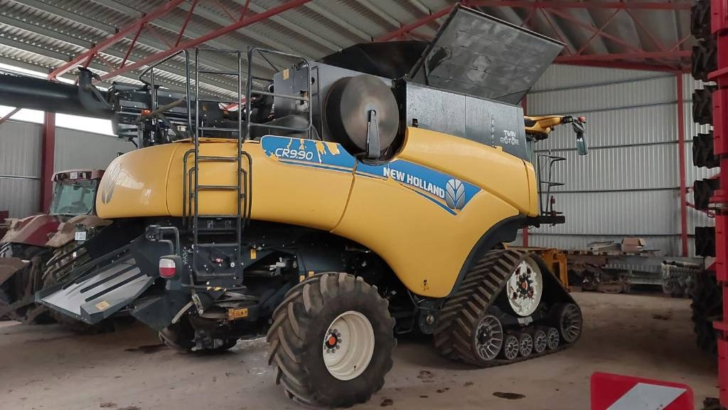 New Holland CR 9.90  - Combine harvester: picture 3 New Holland CR 9.90  - Combine harvester: picture 3