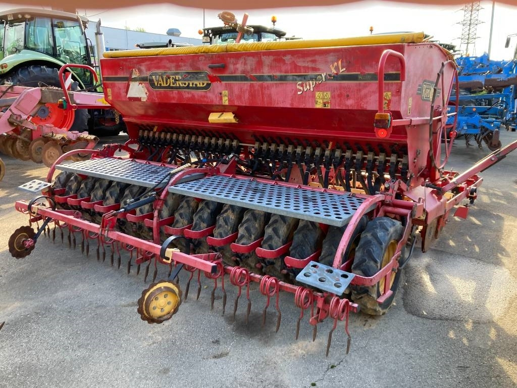 Vaderstad Rapid 400C - Combine seed drill: picture 4 Vaderstad Rapid 400C - Combine seed drill: picture 4
