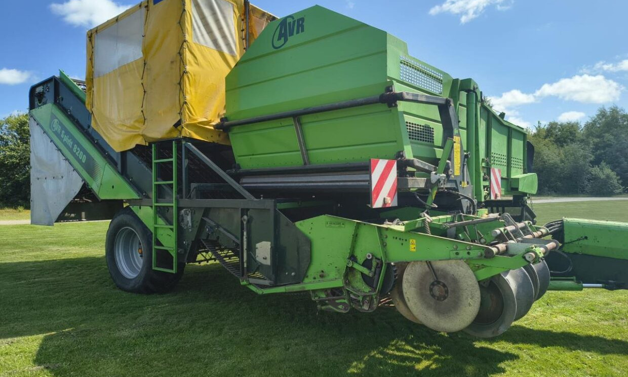 AVR SPIRIT 8200 - Potato harvester: picture 1 AVR SPIRIT 8200 - Potato harvester: picture 1