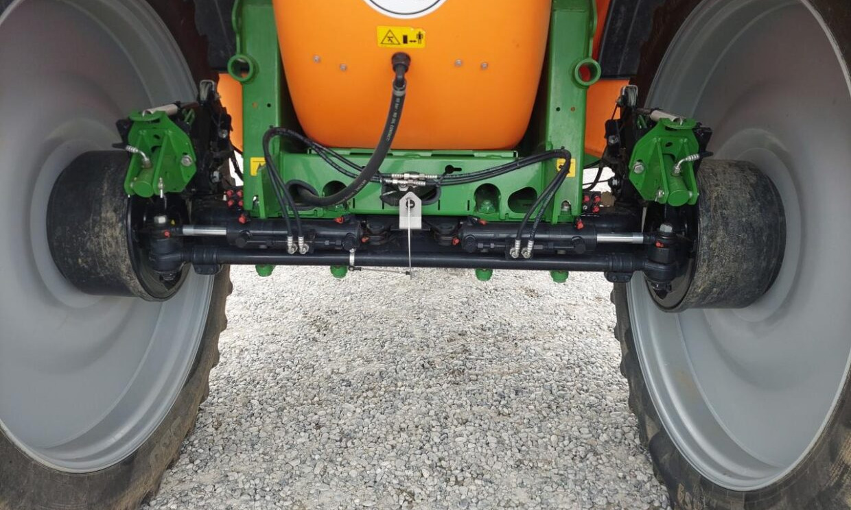 Amazone UX 5200 - 28m med Ama-Select - Trailed sprayer: picture 5 Amazone UX 5200 - 28m med Ama-Select - Trailed sprayer: picture 5