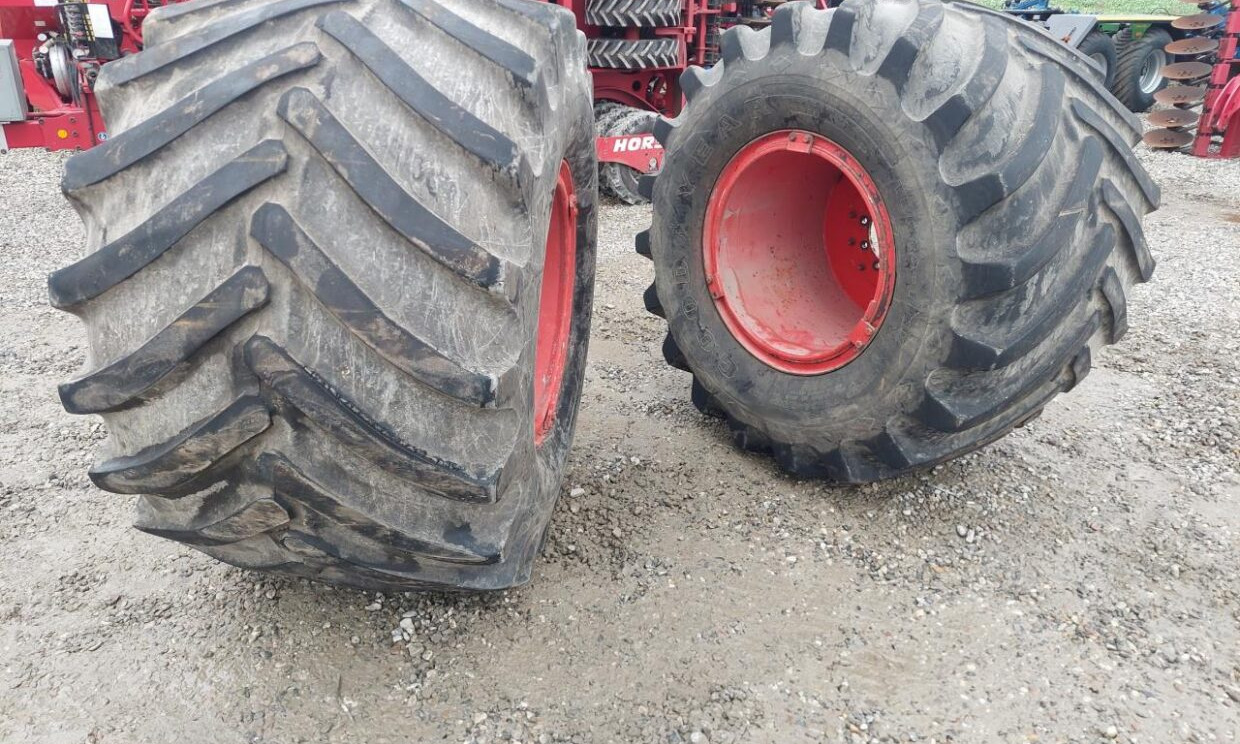 Goodyear Terra-Tire 73 x 44.00 - 32 NSH - Wheel and tire package for Agricultural machinery: picture 3 Goodyear Terra-Tire 73 x 44.00 - 32 NSH - Wheel and tire package for Agricultural machinery: picture 3