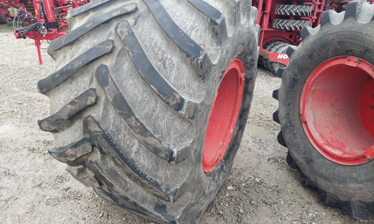 Goodyear Terra-Tire 73 x 44.00 - 32 NSH - Wheel and tire package for Agricultural machinery: picture 2 Goodyear Terra-Tire 73 x 44.00 - 32 NSH - Wheel and tire package for Agricultural machinery: picture 2