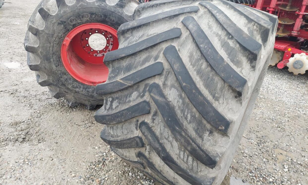 Goodyear Terra-Tire 73 x 44.00 - 32 NSH - Wheel and tire package for Agricultural machinery: picture 5 Goodyear Terra-Tire 73 x 44.00 - 32 NSH - Wheel and tire package for Agricultural machinery: picture 5