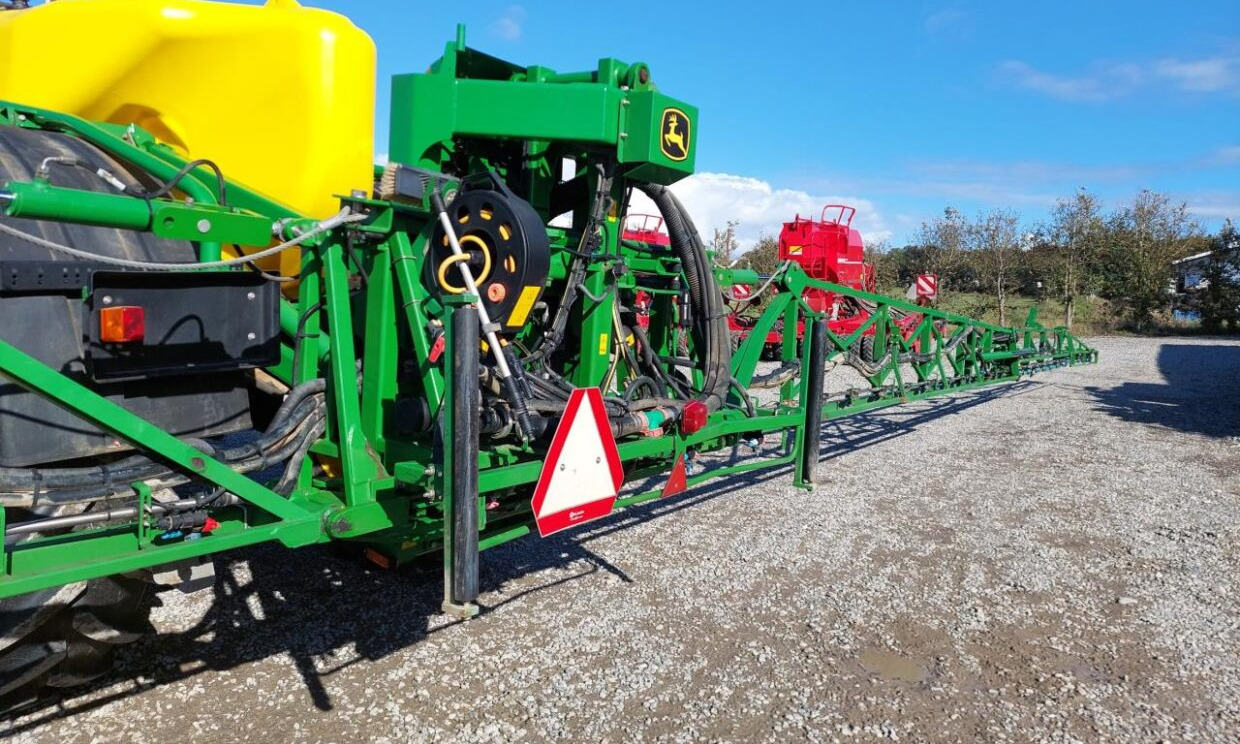 Trailed sprayer John Deere R962i - 28m: picture 10 Trailed sprayer John Deere R962i - 28m: picture 10
