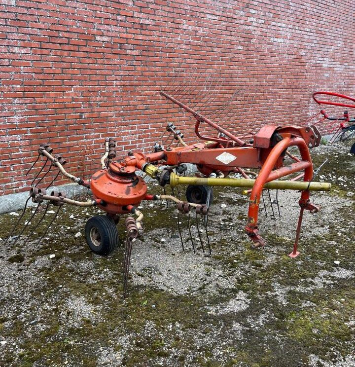 Kuhn GSR 25 N - Tedder/ Rake: picture 2 Kuhn GSR 25 N - Tedder/ Rake: picture 2