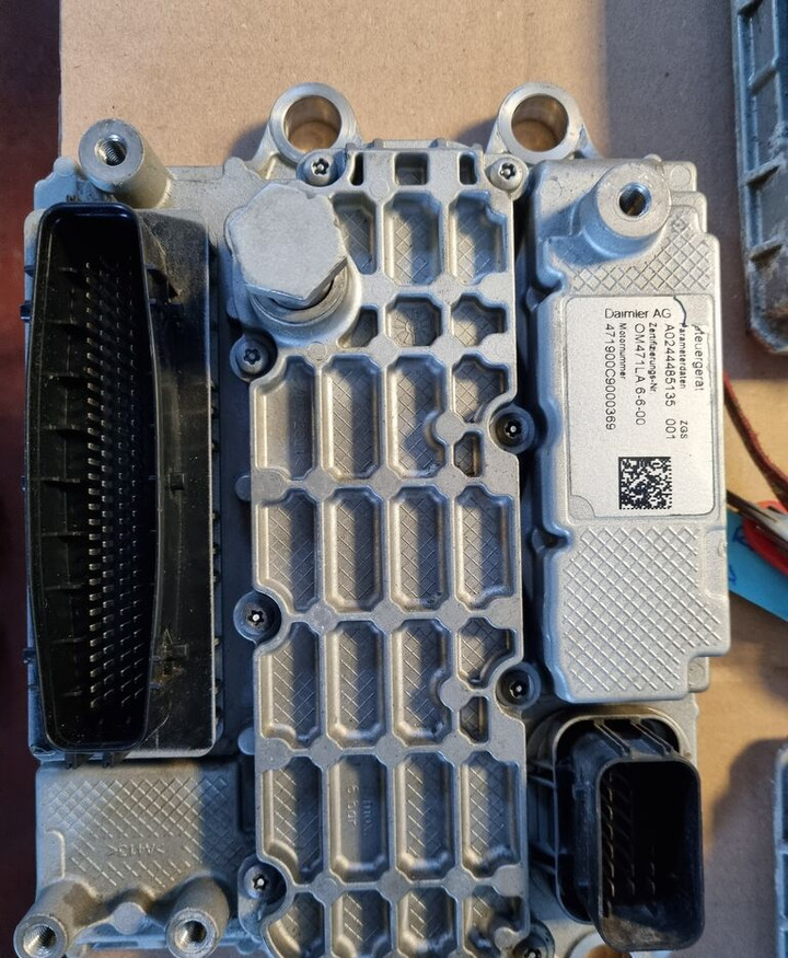 Continental CONTROL MODULE MCM2   Mercedes-Benz ACTROS MP4 EURO 6 - ECU for Truck: picture 2 Continental CONTROL MODULE MCM2   Mercedes-Benz ACTROS MP4 EURO 6 - ECU for Truck: picture 2