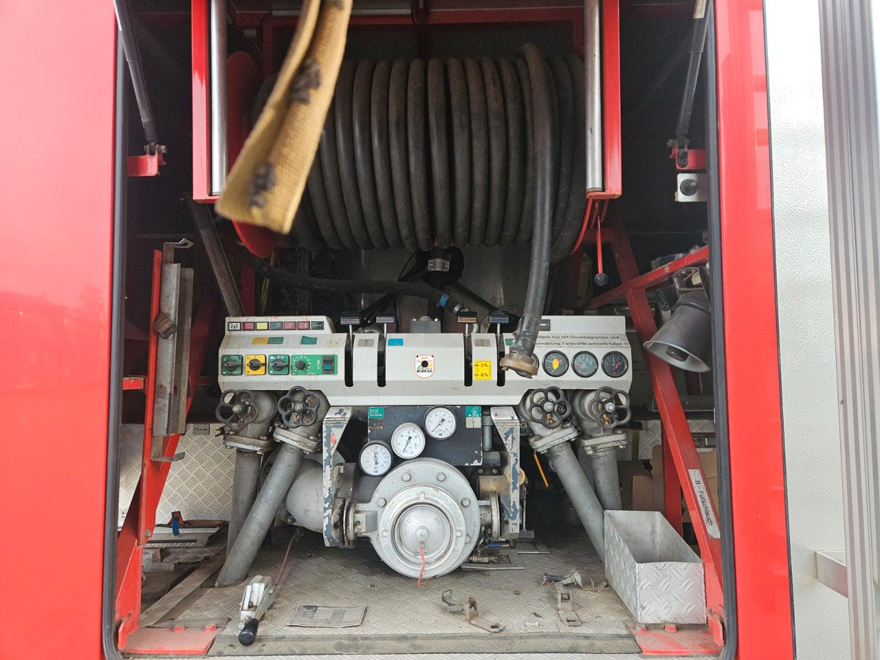 MAN KAT 15.232 6x6 Tanklöschfahrzeug - Tank truck: picture 5 MAN KAT 15.232 6x6 Tanklöschfahrzeug - Tank truck: picture 5