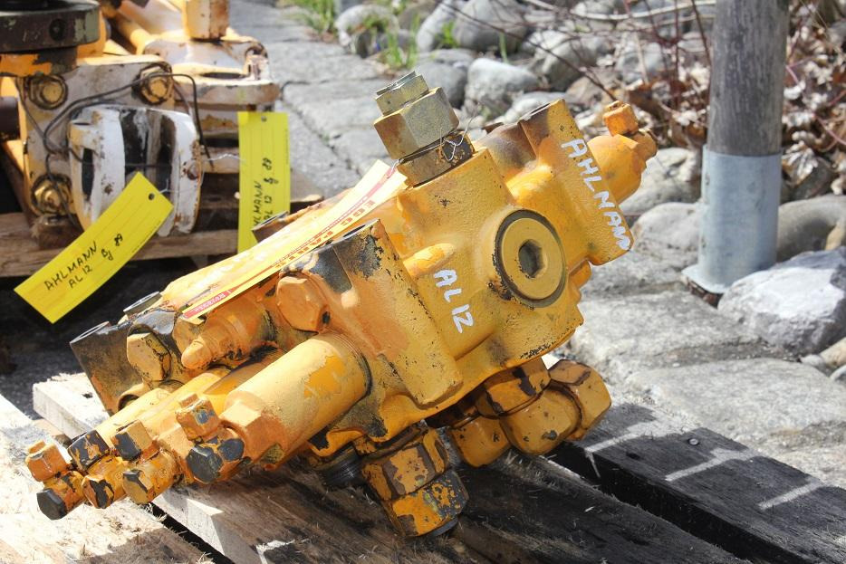 Ahlmann AS 12 - Hydraulic valve for Construction machinery: picture 2 Ahlmann AS 12 - Hydraulic valve for Construction machinery: picture 2