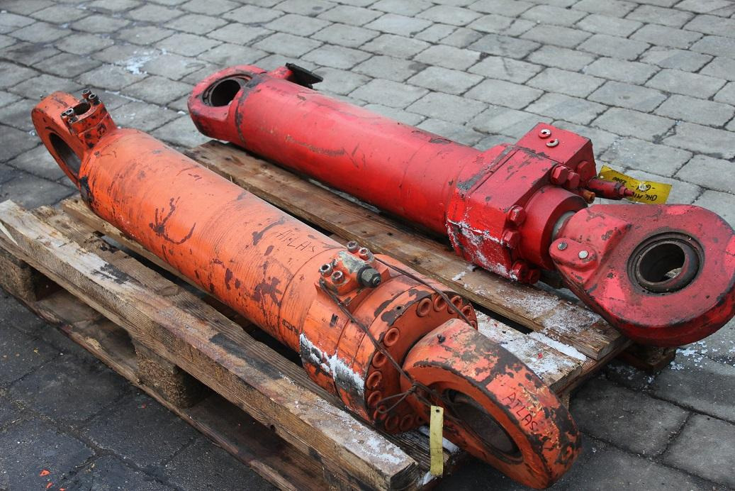 Atlas 1304, O&K MH/RH 4, City, Plus - Hydraulic cylinder for Construction machinery: picture 1 Atlas 1304, O&K MH/RH 4, City, Plus - Hydraulic cylinder for Construction machinery: picture 1