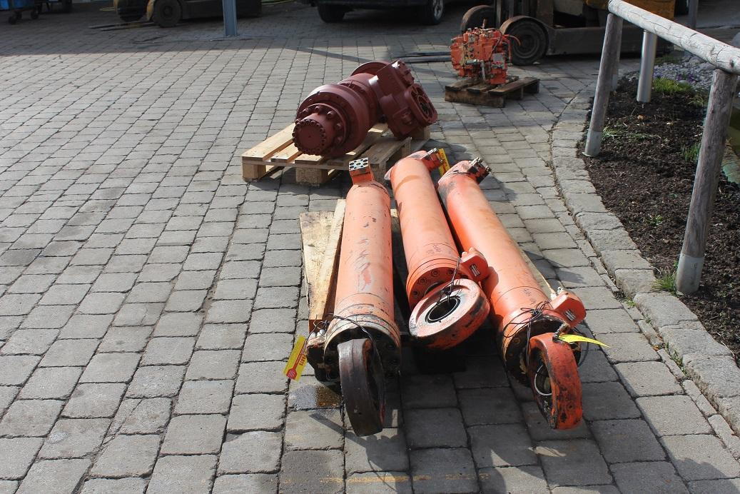 Atlas 1804 - Hydraulic cylinder for Construction machinery: picture 4 Atlas 1804 - Hydraulic cylinder for Construction machinery: picture 4