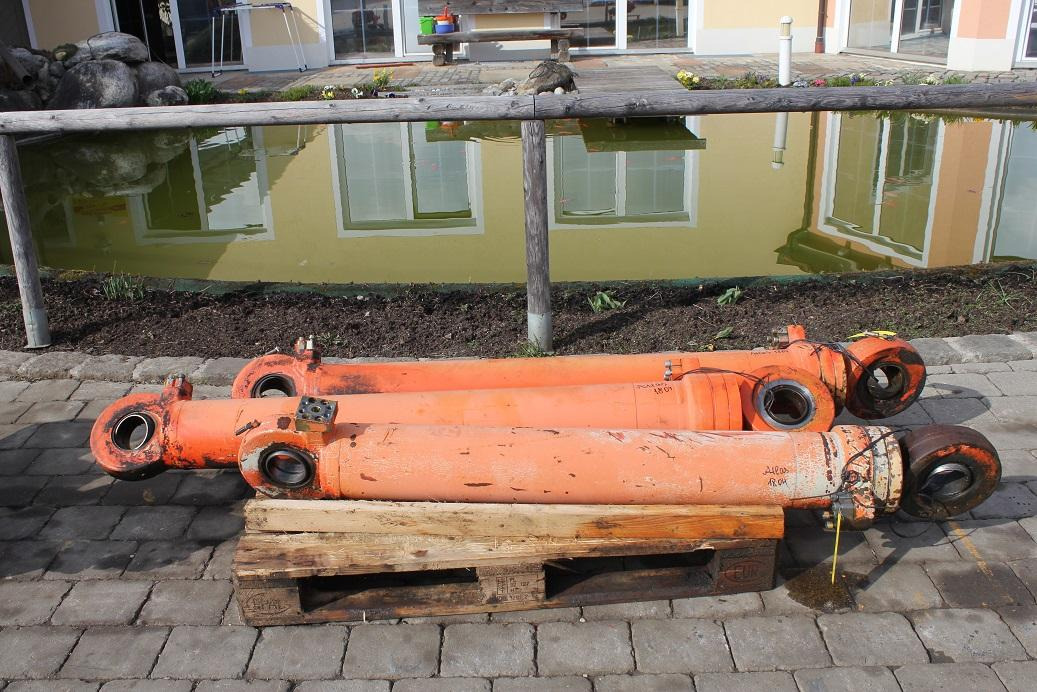 Atlas 1804 - Hydraulic cylinder for Construction machinery: picture 1 Atlas 1804 - Hydraulic cylinder for Construction machinery: picture 1