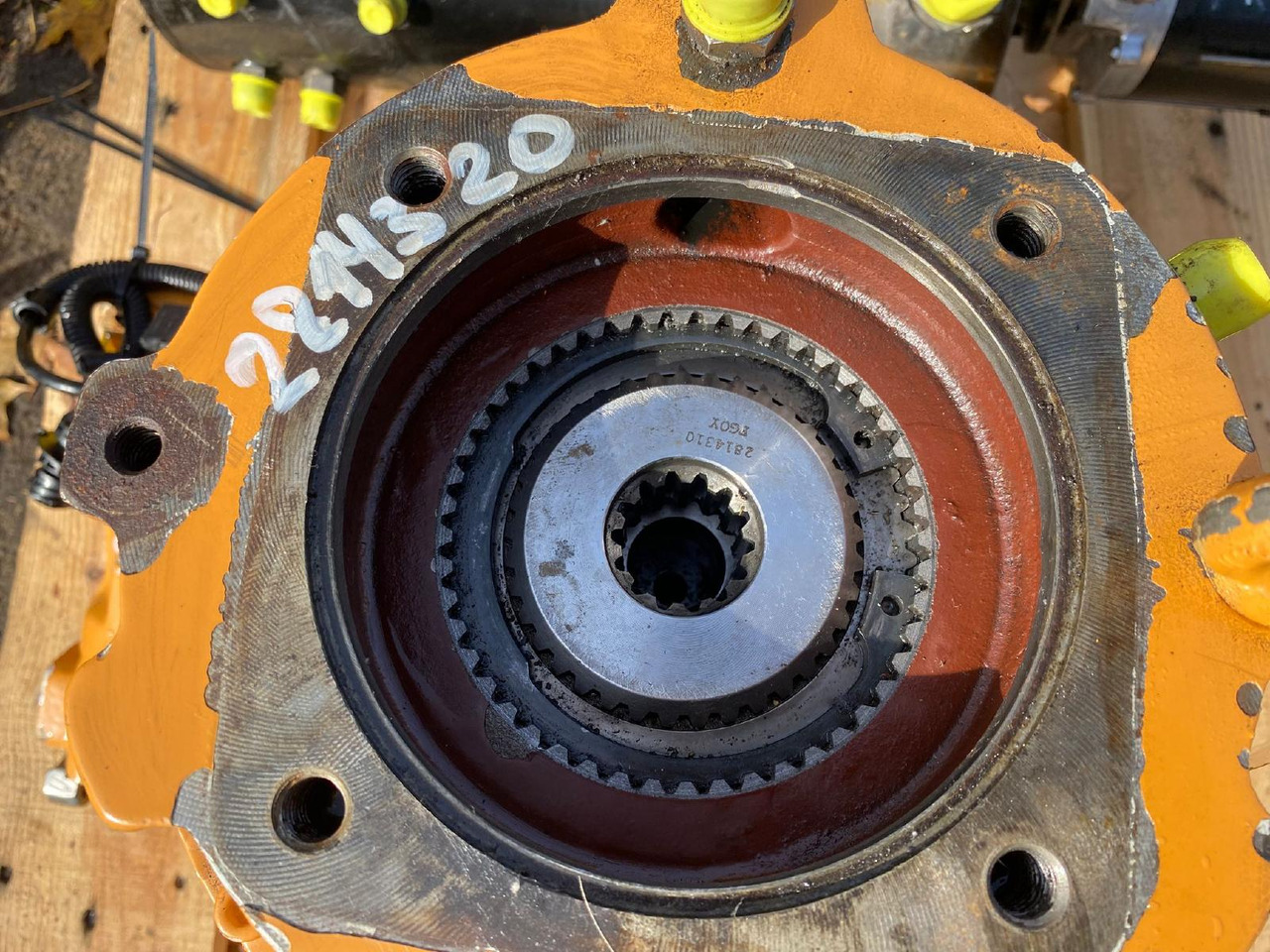 Case WX 165 Carraro - Swing motor for Construction machinery: picture 3 Case WX 165 Carraro - Swing motor for Construction machinery: picture 3