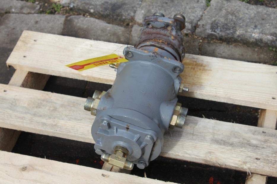 Fiat-Hitachi EX 165 - Hydraulics for Crawler excavator: picture 2 Fiat-Hitachi EX 165 - Hydraulics for Crawler excavator: picture 2