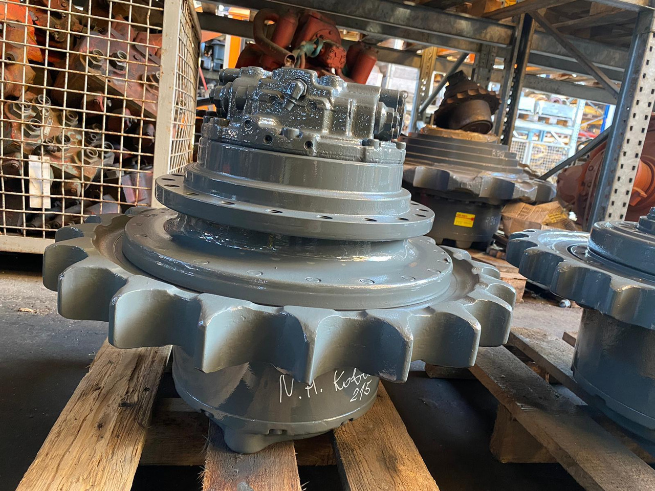 Fiat-Kobelco E 215 - Final drive for Construction machinery: picture 1 Fiat-Kobelco E 215 - Final drive for Construction machinery: picture 1