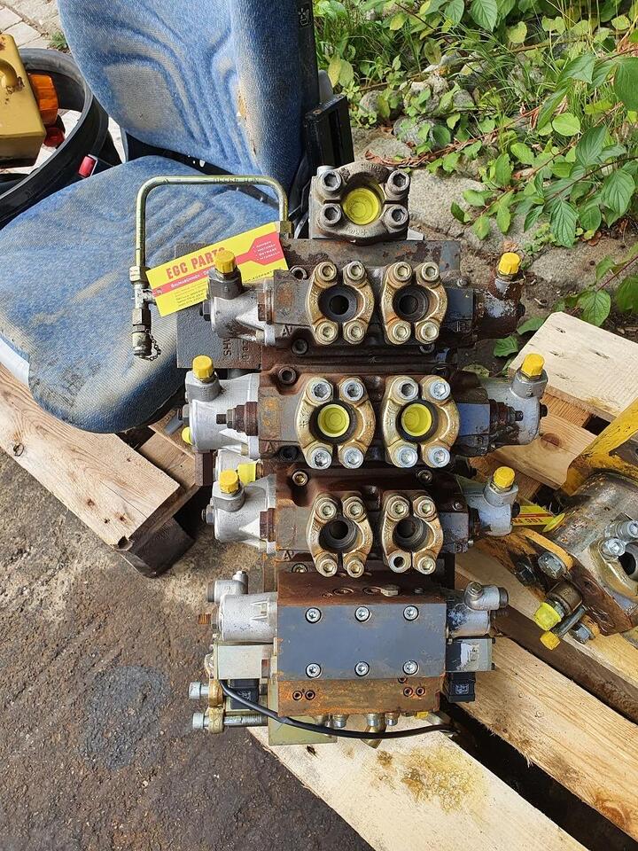 Furukawa 738 LS - Hydraulic valve for Construction machinery: picture 2 Furukawa 738 LS - Hydraulic valve for Construction machinery: picture 2