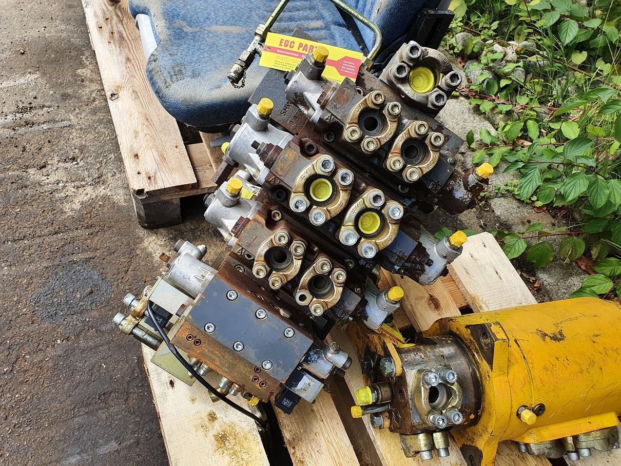 Furukawa 738 LS - Hydraulic valve for Construction machinery: picture 1 Furukawa 738 LS - Hydraulic valve for Construction machinery: picture 1