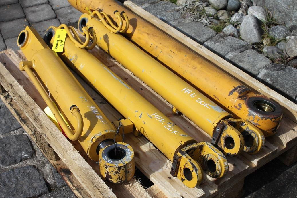 Hanomag 20 F - Hydraulic cylinder for Construction machinery: picture 1 Hanomag 20 F - Hydraulic cylinder for Construction machinery: picture 1