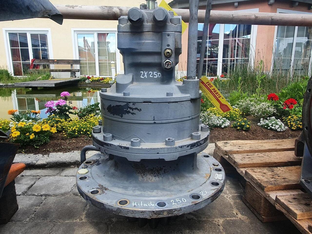 Hitachi ZX 250 - Swing motor for Construction machinery: picture 1 Hitachi ZX 250 - Swing motor for Construction machinery: picture 1