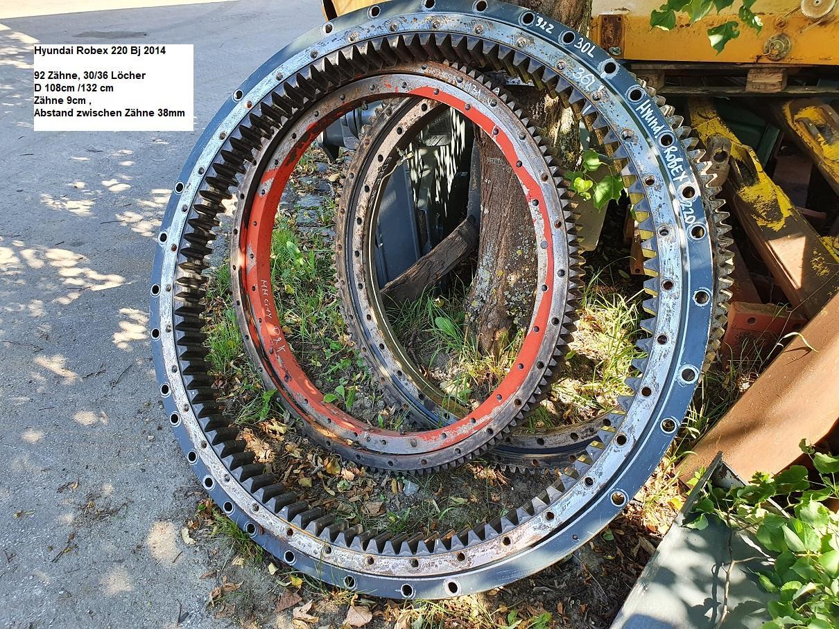 Hyundai Robex 220 LC 9A - Slewing ring for Construction machinery: picture 2 Hyundai Robex 220 LC 9A - Slewing ring for Construction machinery: picture 2