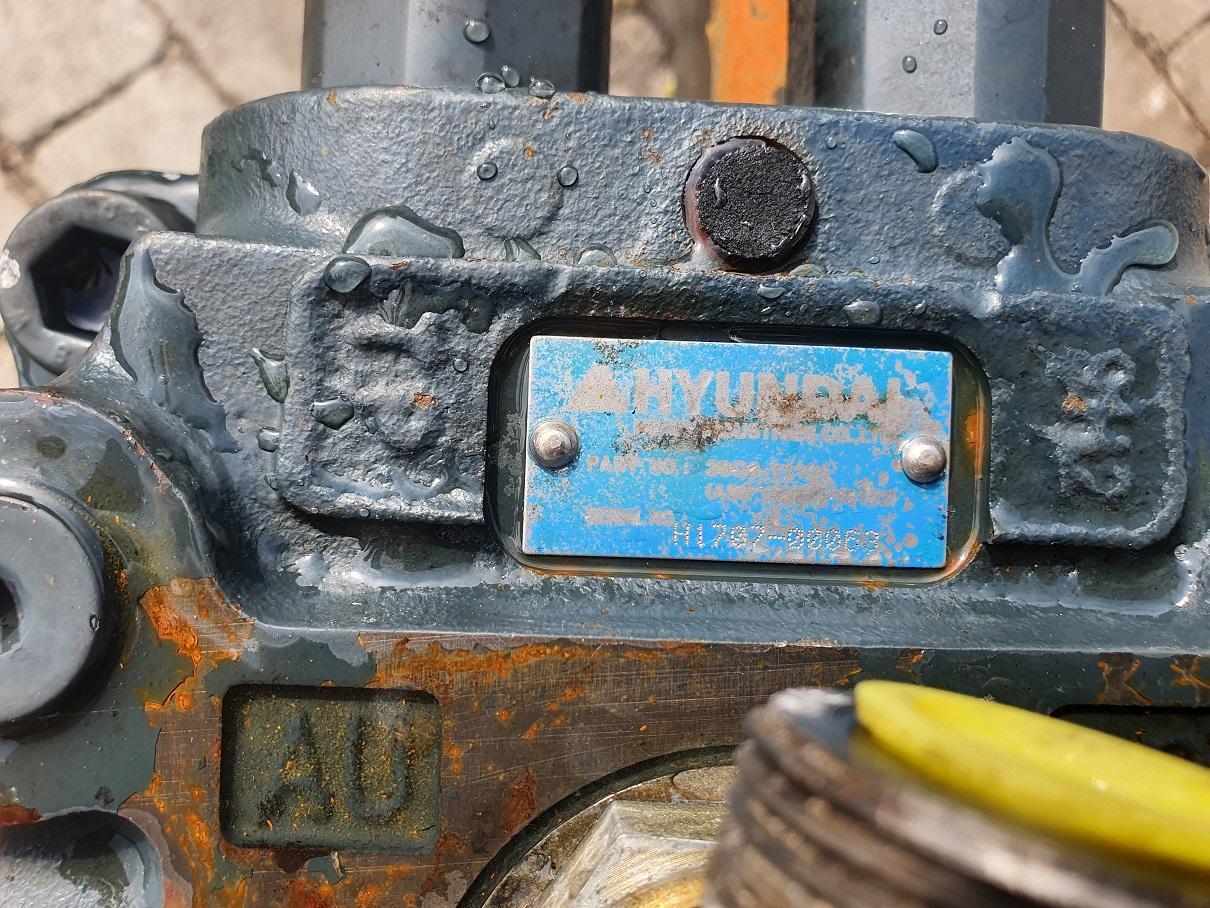Hyundai Robex 220 LC 9A - Swing motor for Construction machinery: picture 2 Hyundai Robex 220 LC 9A - Swing motor for Construction machinery: picture 2