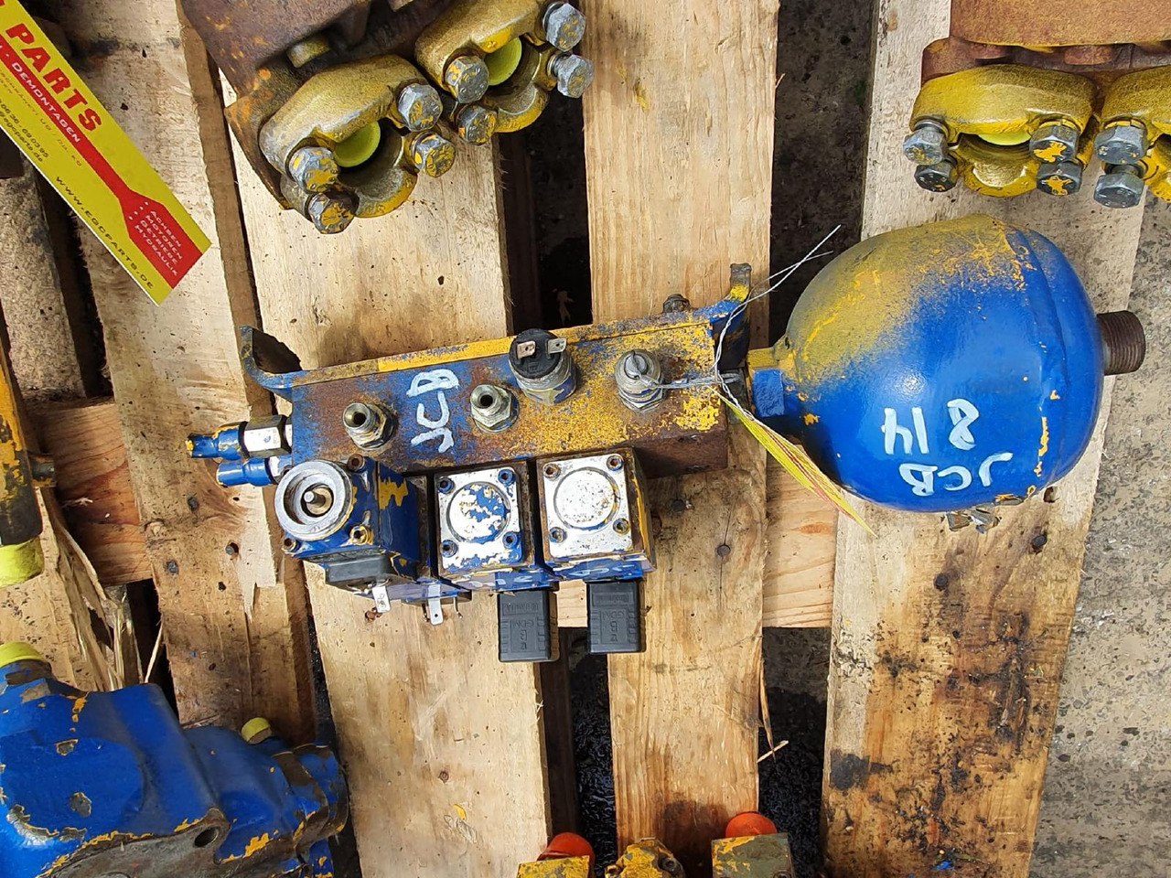 JCB 814 - Hydraulic valve for Construction machinery: picture 5 JCB 814 - Hydraulic valve for Construction machinery: picture 5