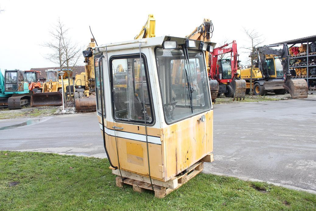 Liebherr 551 - Cab for Construction machinery: picture 2 Liebherr 551 - Cab for Construction machinery: picture 2