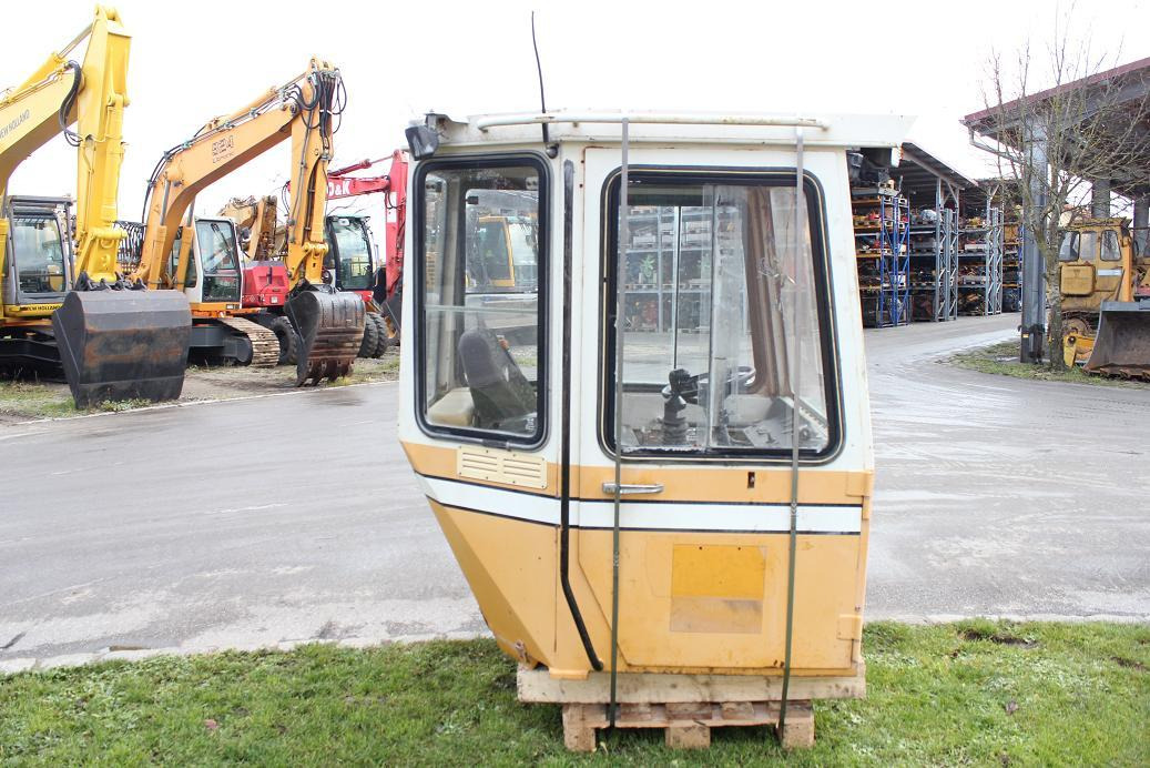 Liebherr 551 - Cab for Construction machinery: picture 3 Liebherr 551 - Cab for Construction machinery: picture 3