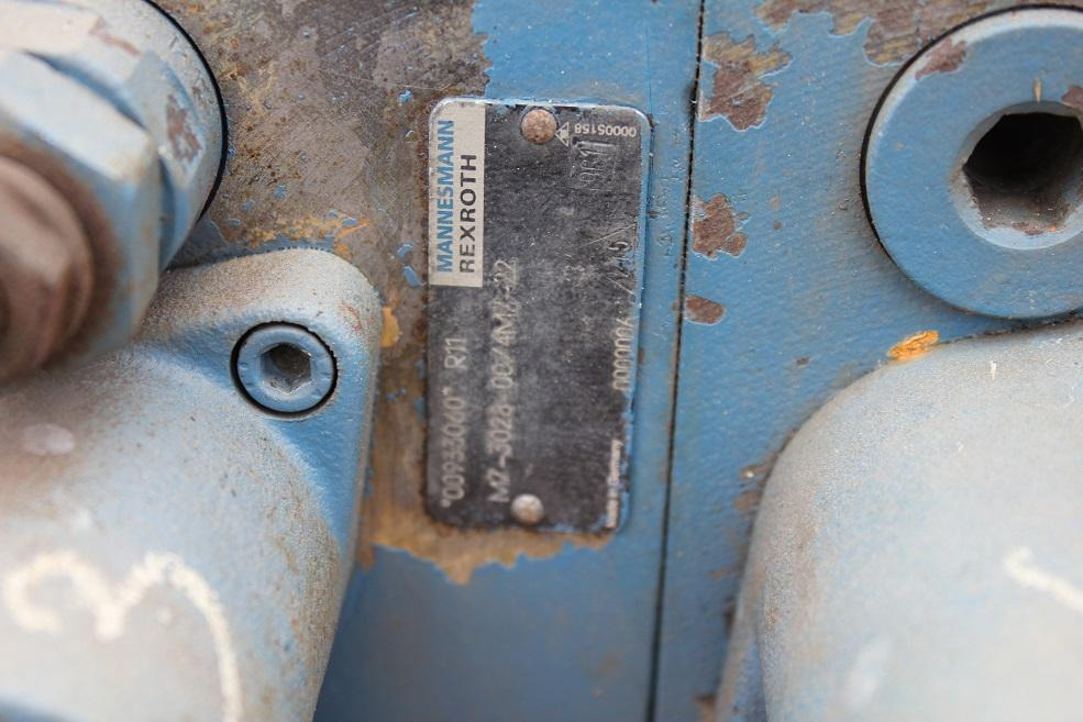 Liebherr 574 - Hydraulic valve for Construction machinery: picture 2 Liebherr 574 - Hydraulic valve for Construction machinery: picture 2