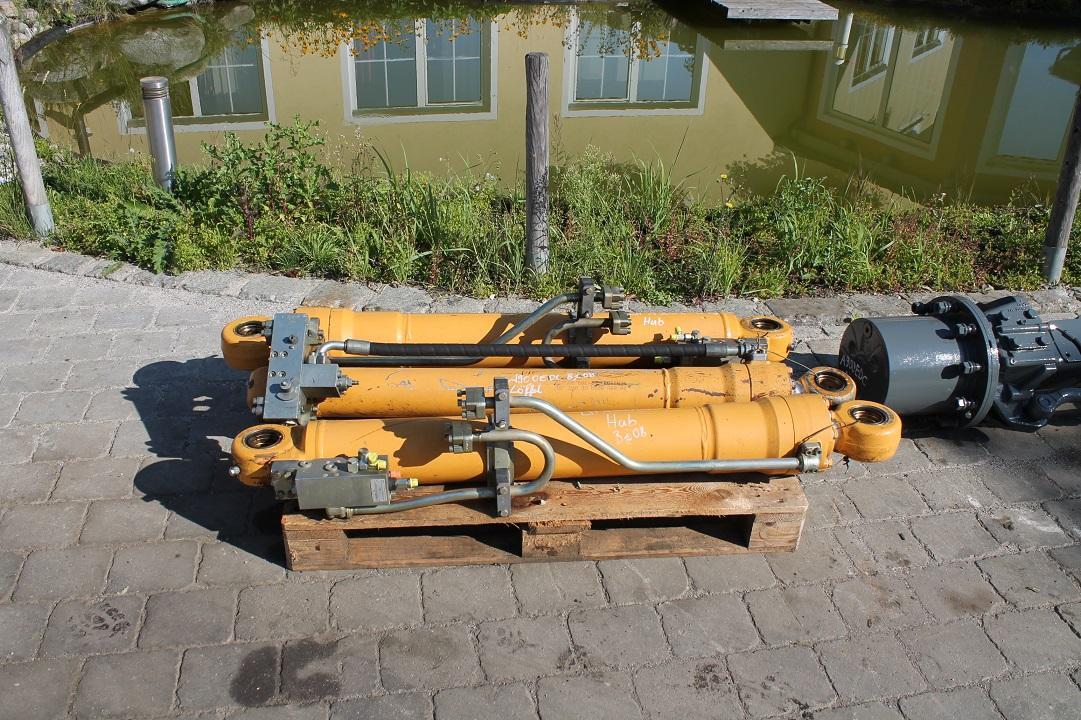 Liebherr A 900 C LIT - Hydraulic cylinder for Construction machinery: picture 1 Liebherr A 900 C LIT - Hydraulic cylinder for Construction machinery: picture 1