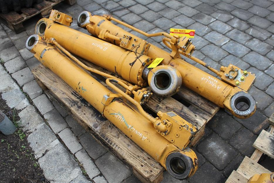 Liebherr A 900 LIT - Hydraulic cylinder for Construction machinery: picture 1 Liebherr A 900 LIT - Hydraulic cylinder for Construction machinery: picture 1