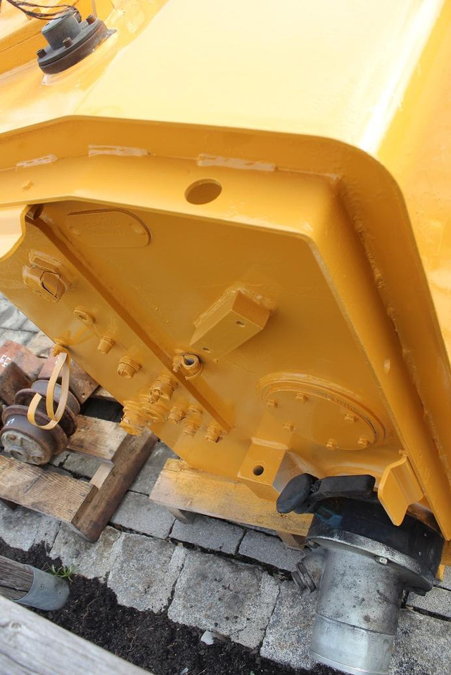 Liebherr A 904 C LIT - Fuel tank for Construction machinery: picture 4 Liebherr A 904 C LIT - Fuel tank for Construction machinery: picture 4