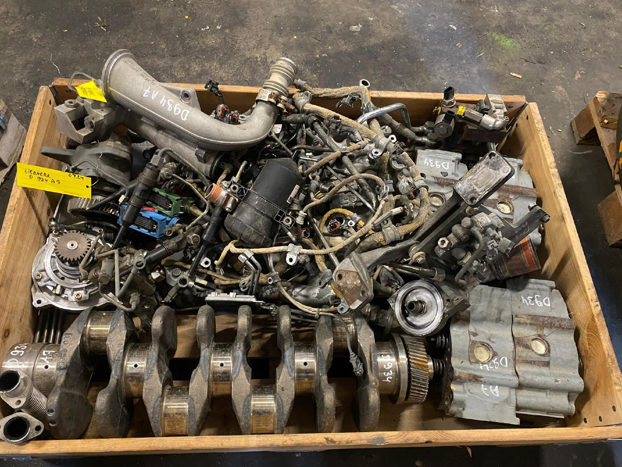 Liebherr D934S A7 - Engine and parts for Construction machinery: picture 1 Liebherr D934S A7 - Engine and parts for Construction machinery: picture 1