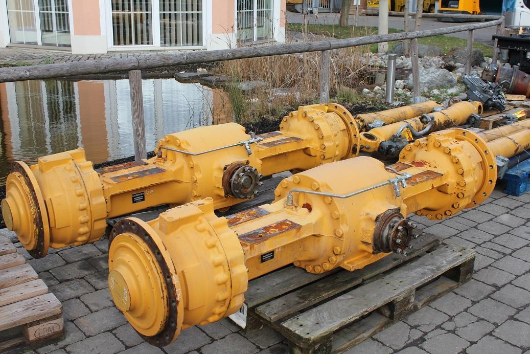 Liebherr L 556 - Axle and parts for Construction machinery: picture 1 Liebherr L 556 - Axle and parts for Construction machinery: picture 1