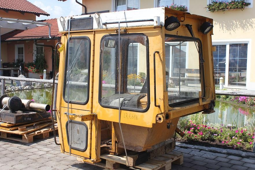 Liebherr LR 631 - Cab for Construction machinery: picture 1 Liebherr LR 631 - Cab for Construction machinery: picture 1