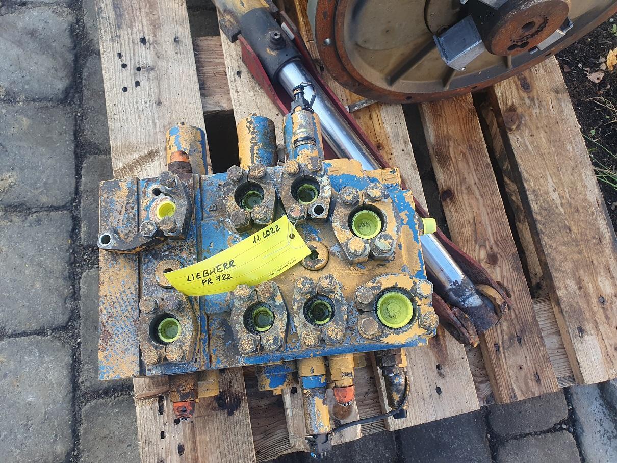 Liebherr PR 722 - Hydraulic valve for Construction machinery: picture 2 Liebherr PR 722 - Hydraulic valve for Construction machinery: picture 2