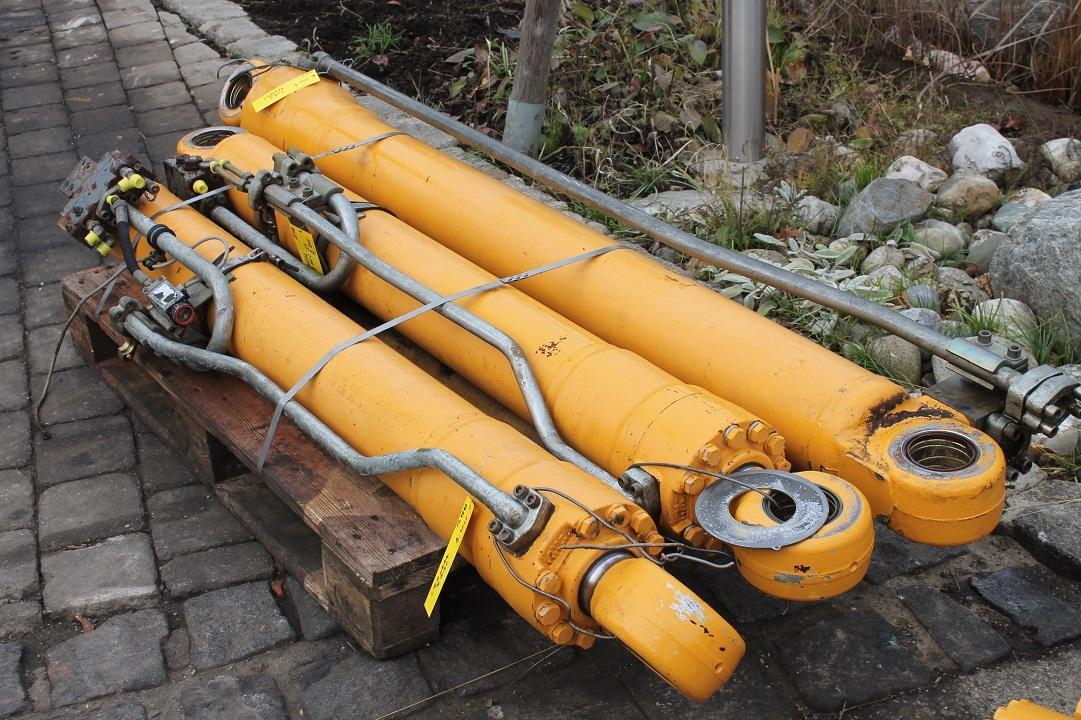 Liebherr R 914 C LIT - Hydraulic cylinder for Construction machinery: picture 3 Liebherr R 914 C LIT - Hydraulic cylinder for Construction machinery: picture 3