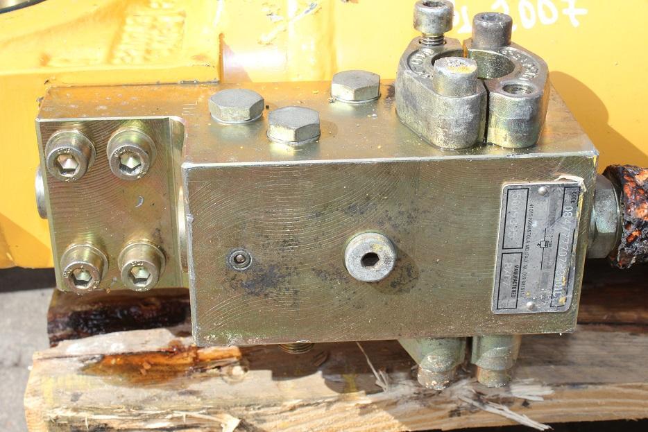 Liebherr R 924 compact - Hydraulic cylinder for Construction machinery: picture 5 Liebherr R 924 compact - Hydraulic cylinder for Construction machinery: picture 5