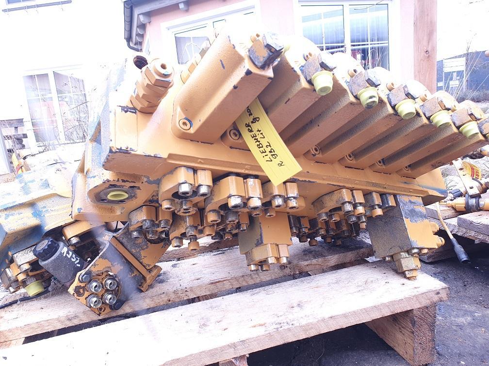 Liebherr R 932 LIT - Hydraulic valve for Construction machinery: picture 2 Liebherr R 932 LIT - Hydraulic valve for Construction machinery: picture 2