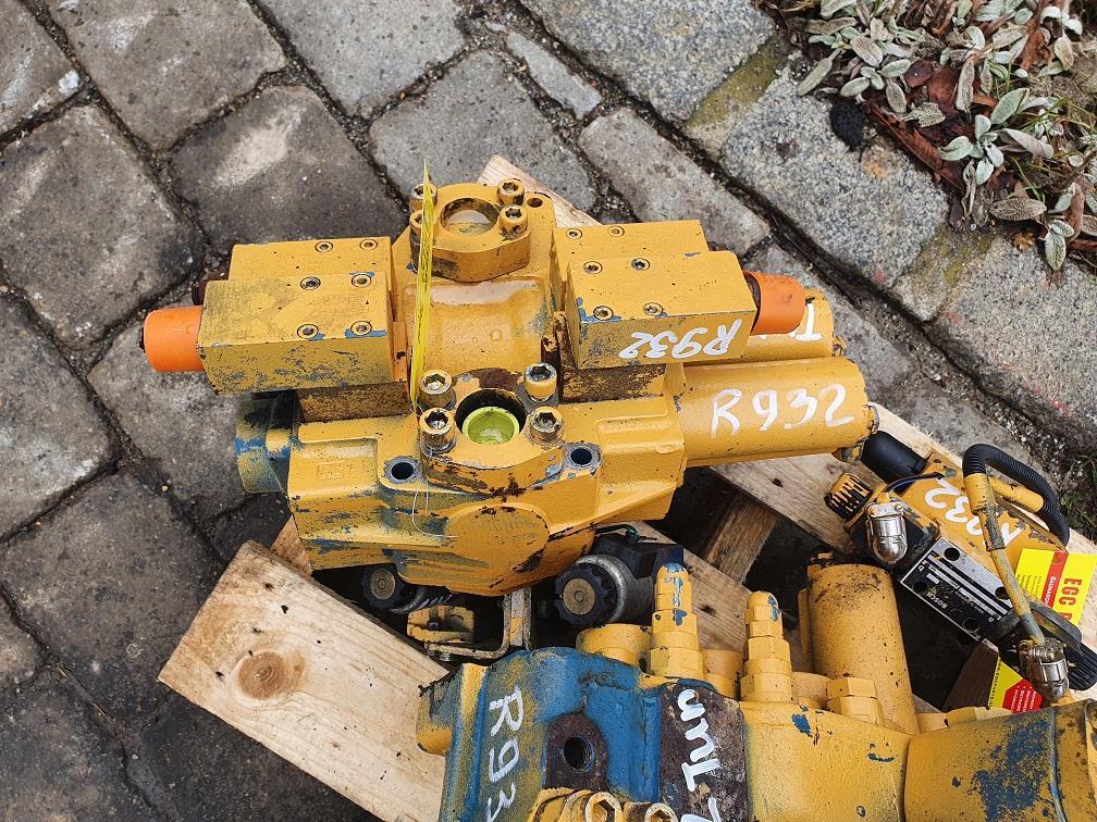 Liebherr R 932 LIT - Hydraulic valve for Construction machinery: picture 3 Liebherr R 932 LIT - Hydraulic valve for Construction machinery: picture 3