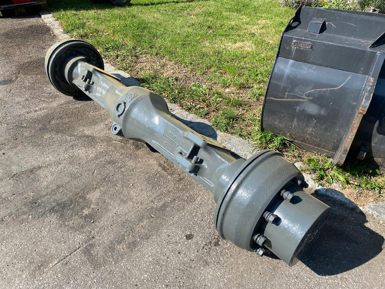 Liebherr ZF APL B 765 aus LH A904 LIT - Axle and parts for Construction machinery: picture 4 Liebherr ZF APL B 765 aus LH A904 LIT - Axle and parts for Construction machinery: picture 4