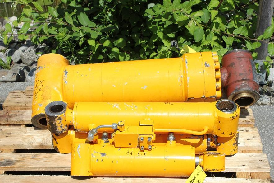 Mecalac 11CX - Hydraulic cylinder for Construction machinery: picture 3 Mecalac 11CX - Hydraulic cylinder for Construction machinery: picture 3